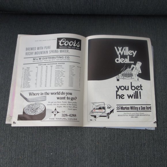 WHL Magazine SL Golden Eagles vs Portland Buckaroos Thursday December 9 1971 - Picture 11 of 16